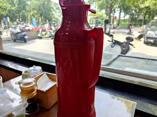 在扬州富春花园茶社吃午餐,感觉味道和服务都一般!