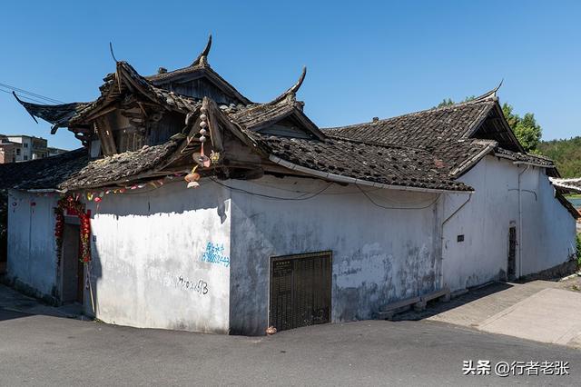 走遍福建古村落，一座千年太后坊一条百年奈何桥，白云山下晓阳村