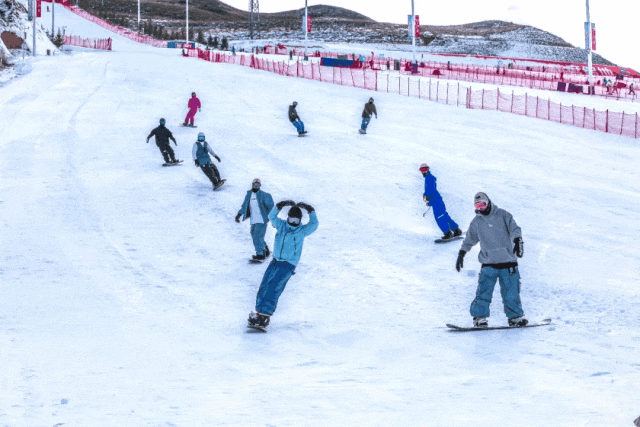 解锁赛罕冬日畅玩秘籍，精彩活动持续进行中！ 🥳