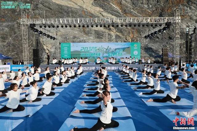 人这一辈子，一定要去爬一趟金华山！