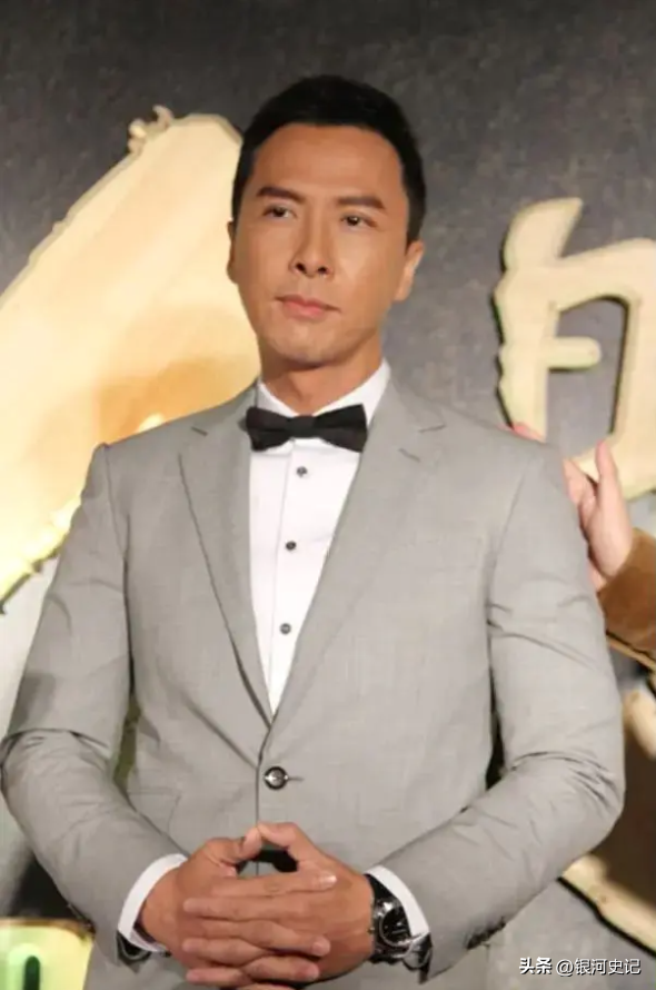 众星被困中东后，炸出一堆"牛鬼蛇神"，黄渤惊险避坑！