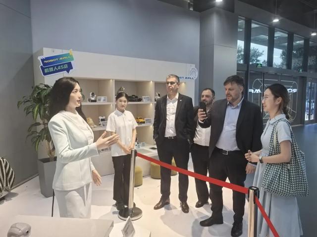 市对外友协接待阿根廷议员代表团来访