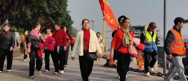 网络名人打卡南充（国际）徒步节，解锁一江两岸无限美