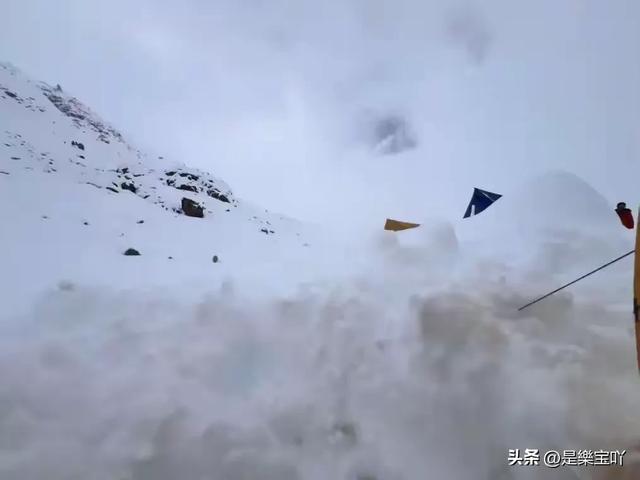 珠峰暴雪72小时生死劫：300人绝境脱险，网红徒步现隐患