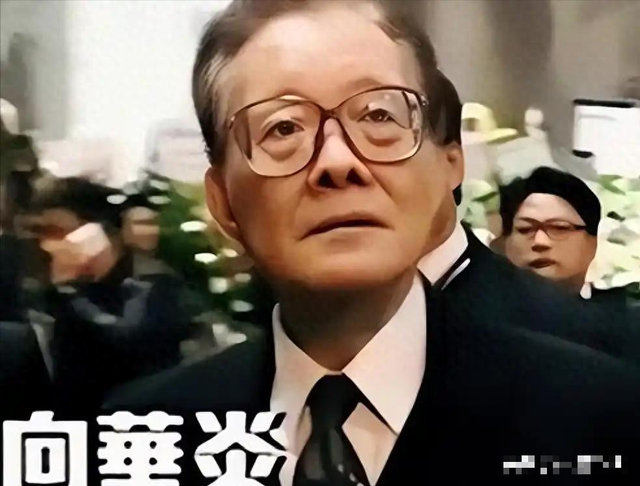 向府治丧！香港各路大佬现身，向佐向太出席，千人相送警戒森严