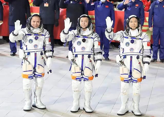 神舟二十第4次出舱，在轨已满150天，神舟二十一指令长是张陆？