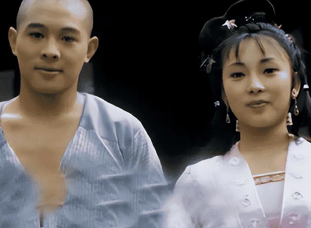 同是李连杰的基因，黄秋燕的女儿和利智的女儿差距太大，令人唏嘘