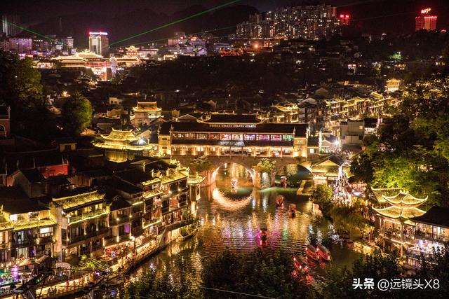 湖南湘西古城苗寨景观