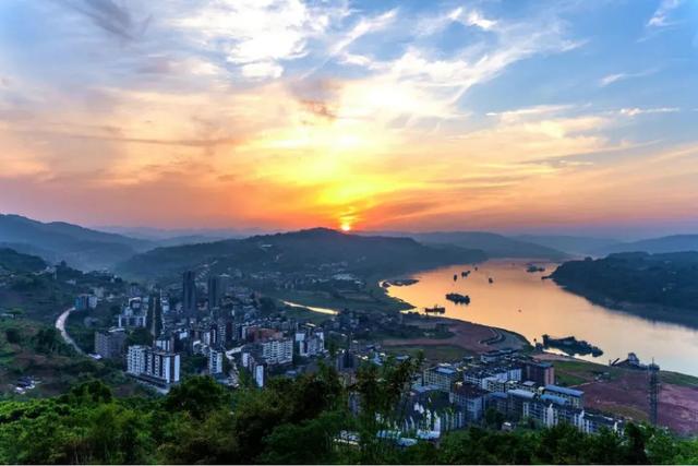 小布丁·早安丨地名里的重庆：古桥古韵，解锁蔺市古镇的时光密码