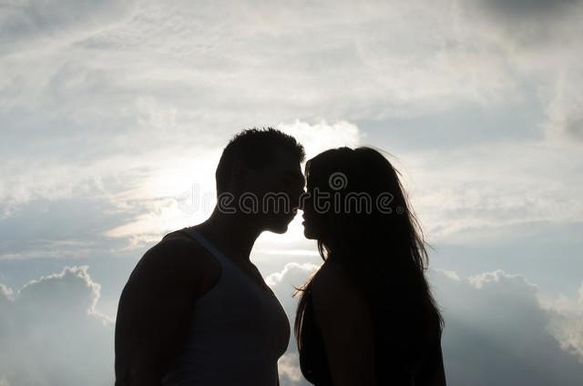 老婆的龙凤胎闺蜜，一个温柔一个火辣，她们说想和我玩个游戏