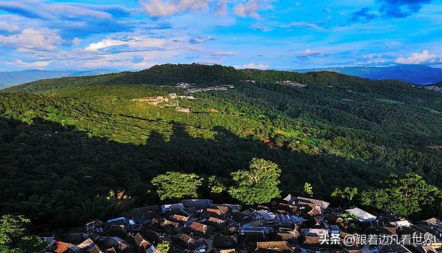 《西双版纳 澜沧行》景迈山翁基古寨晚照：布朗山与夕阳共醉