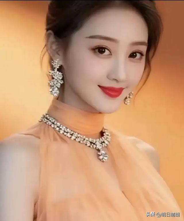 我60岁才明白：异性交往，女人叫你“哥”，是在告诉你这3个意思