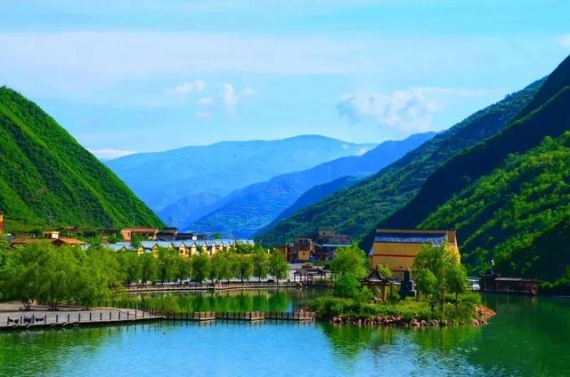 探秘宕昌：陇上仙境的自然奇观之旅
