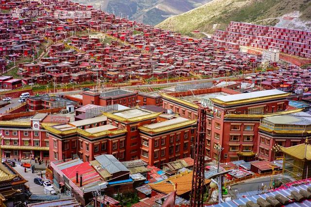 国庆逆向旅行！走进藏在川西深处的佛国圣地，找寻信仰的乌托邦！