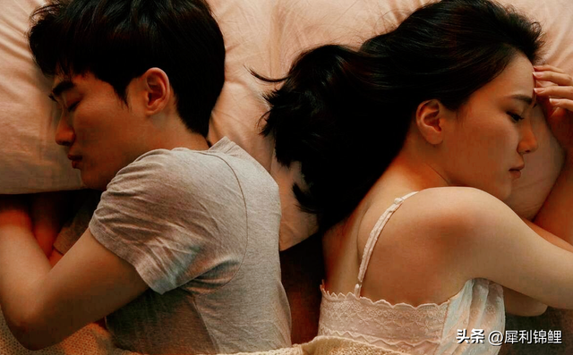 女人若有“二心”，身体这3个本能反应藏不住！网友：太真实了