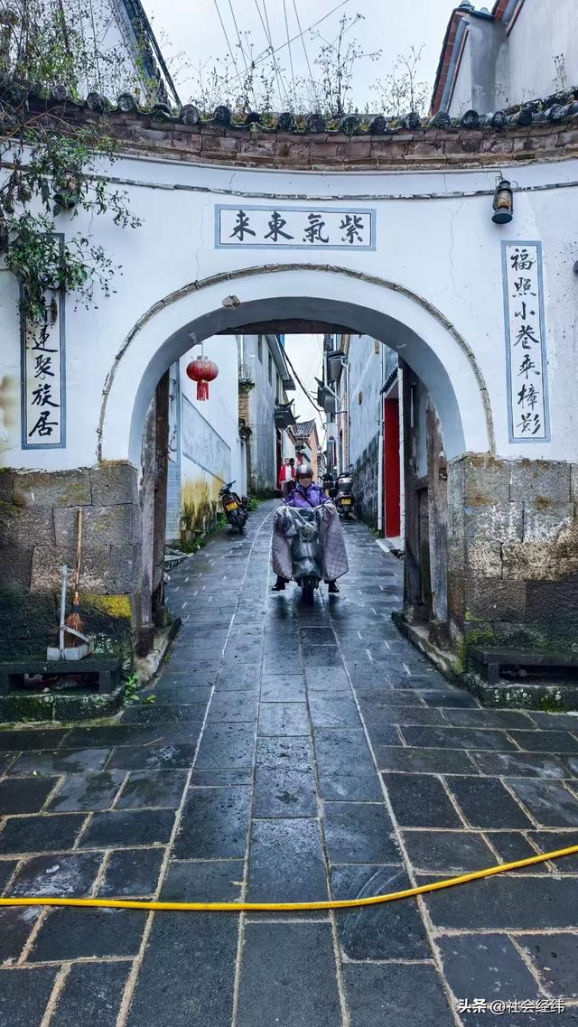 600 年绮罗古镇：文昌宫藏韵，6 元米线解馋