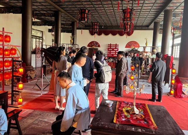 陪玩陪睡仅开胃菜	，又一位内娱女演员曝"潜规则" 原来岳云鹏没说错