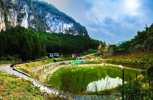 上坝彩林 彩林坝上