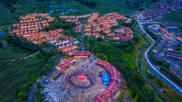 秋天还没过够？那就去乐山留住秋天！