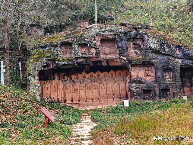 成都周边一日徒步｜眉山牛角寨：登高访古，邂逅全国最大胸像佛