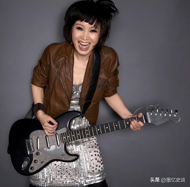 她连上4次春晚，和恩师同居怀孕，被骗流产，51岁依然无人敢娶