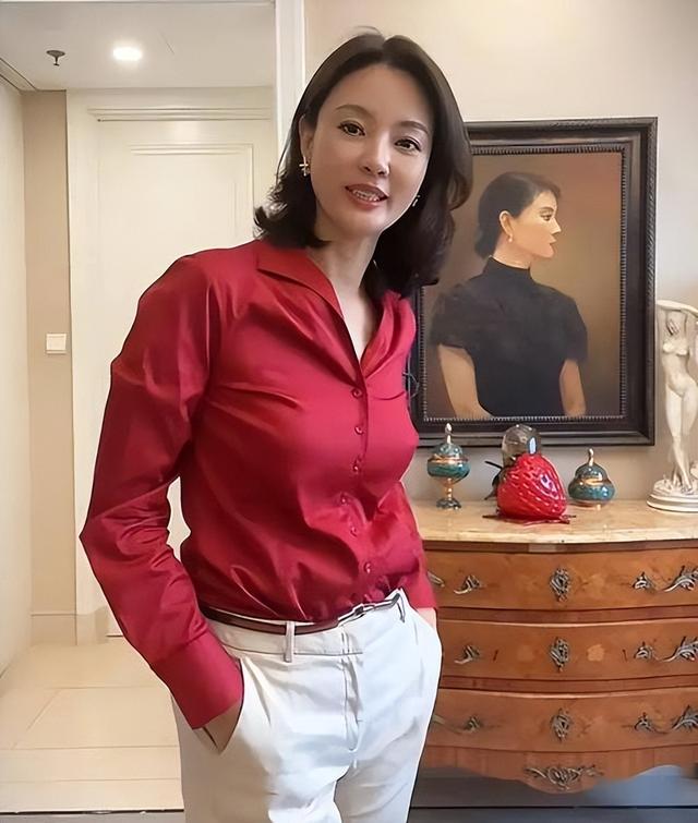 她是央视台花，可男友死缓、丈夫入狱惨死，今48岁又被释永信牵连