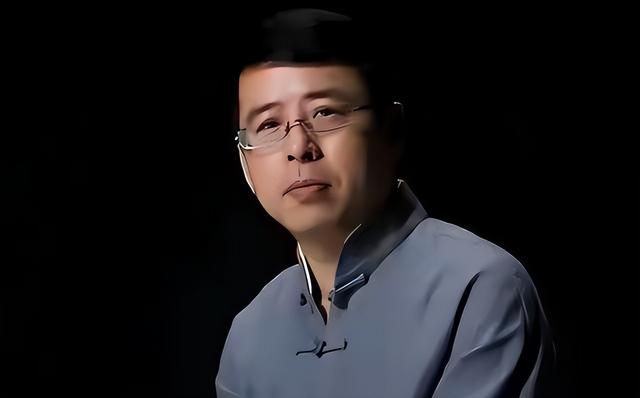 那个曾扬言让中国给全世界道歉，惨遭央视开除的阿丘，如今怎样了