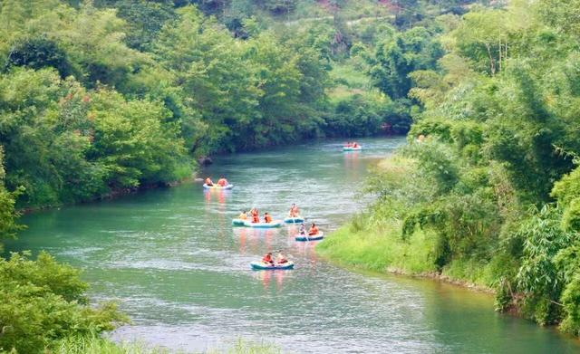 广东这个村太绝了！温泉、漂流、红色遗址、古村落全都有，约起！