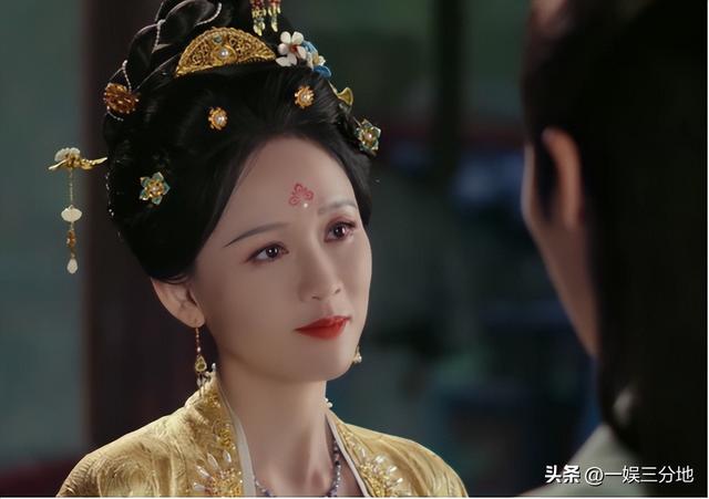 两个人连累整部剧？一个脸肿歪嘴一个表情呆，陈乔恩也救不了