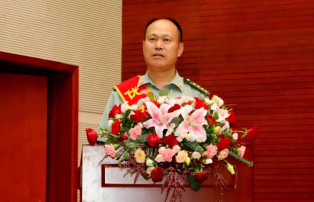 “老兵不老”！53岁教练三上阅兵场，背后故事震撼人心！