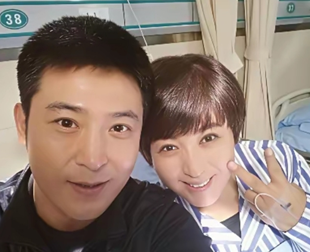 闫学晶哭穷风波还没一个月，令人恶心的一幕再次上演，网友：严查