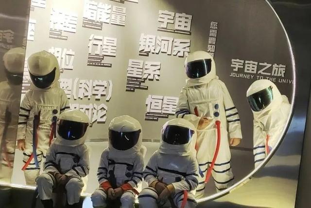 陨石馆“摘星”、卡丁车场赛车……新疆高速藏着这些亲子惊喜驿站