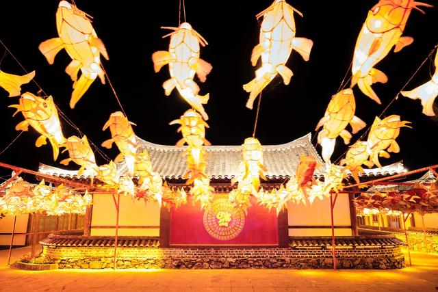 吉林白山千年崖城风景区，建筑充满朝鲜民俗风，让人一秒穿越千年