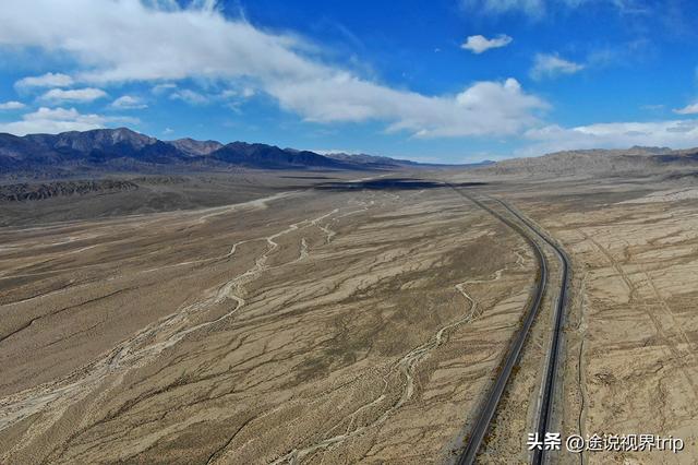这里是中国最孤独的城市，人迹罕至无人区包围，却美得像个意外