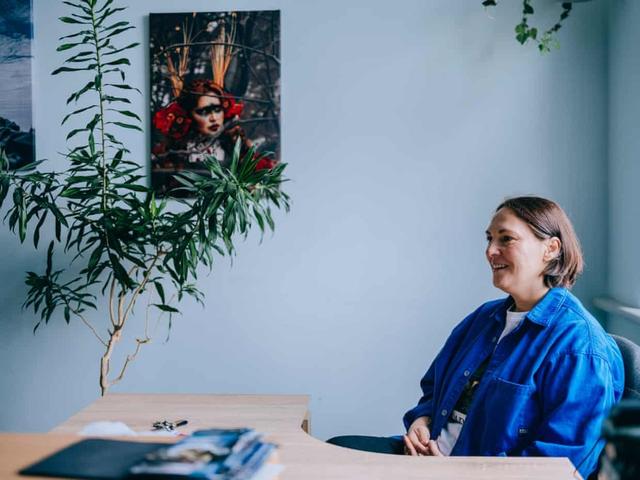 战火中的乌克兰女性！筹款参军两不误，家国责任一肩挑