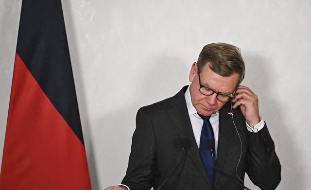 看来是真急了，德国请求中国给予出口豁免，外长亲自打电话给中方