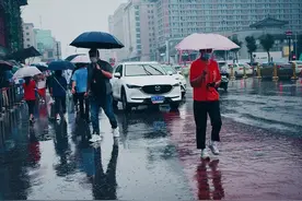 湖北儿媳住院情深，公公陪床见真心，一纸秘语触警心弦图片