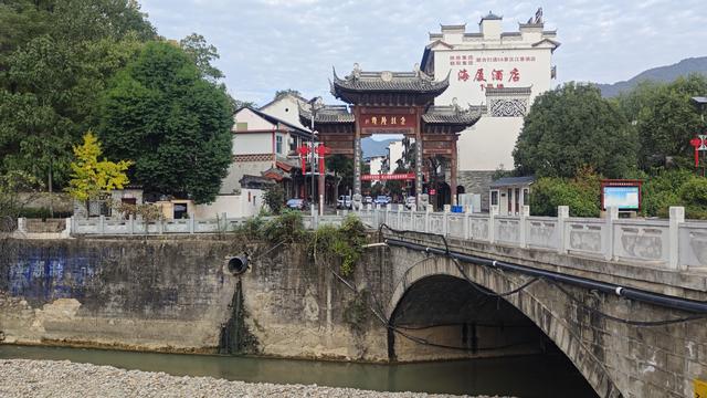 赏秋秦岭，摩旅商洛（09）从商南县出发，前往金丝峡镇