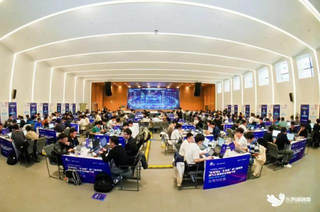 区委书记王敏发出邀约:来中国网谷 游湿地花城