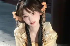 一场阴谋，她被迫成为试婚丫鬟，去伺候以折磨他人取乐的睿王。图片