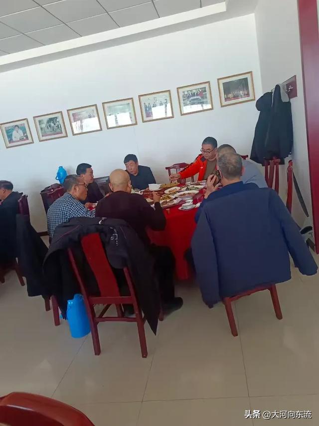 潍坊酒文化研究会酒器收藏协会2026年度工作会议在云门春酒业召开