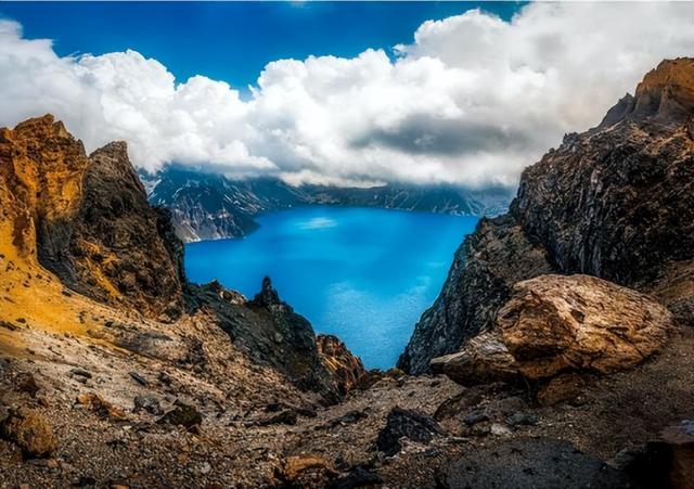 相隔1000公里，依然挡不住韩国觊觎，长白山究竟有何特别？