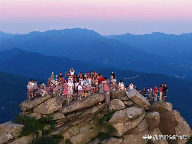 从夏到秋的过渡，该去鸡公山走一趟了！