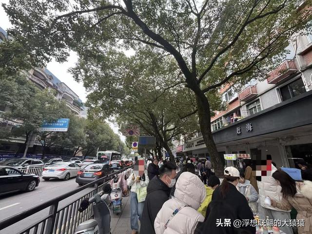 景德镇一日游，只顾着人挤人看后脑勺了，真正做到“累并快乐着”