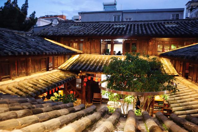 云南千年古镇，唐代开通国际贸易通道，四季如春旅居地，动车直达