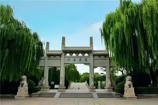 济南大明湖的秋景