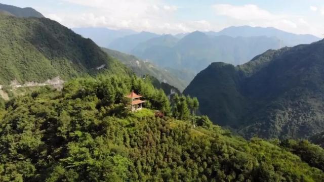 小布丁·早安丨地名里的重庆：巫溪鸡心岭，感受来自“自然国心”的脉动