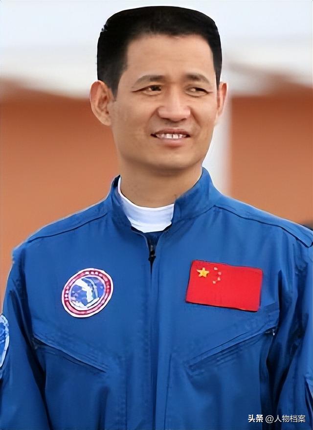 聂海胜妻子：在丈夫上太空前提出离婚，其中究竟隐藏了多少辛酸？