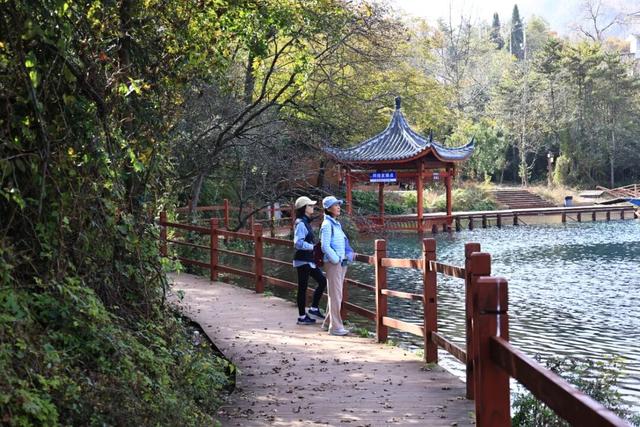 天池「初妆」，素颜静好