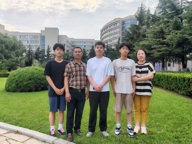 山海连城，暖心迎新！金普打卡点浪漫出圈